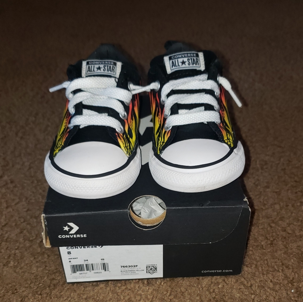 Converse - Picture 2 of 9